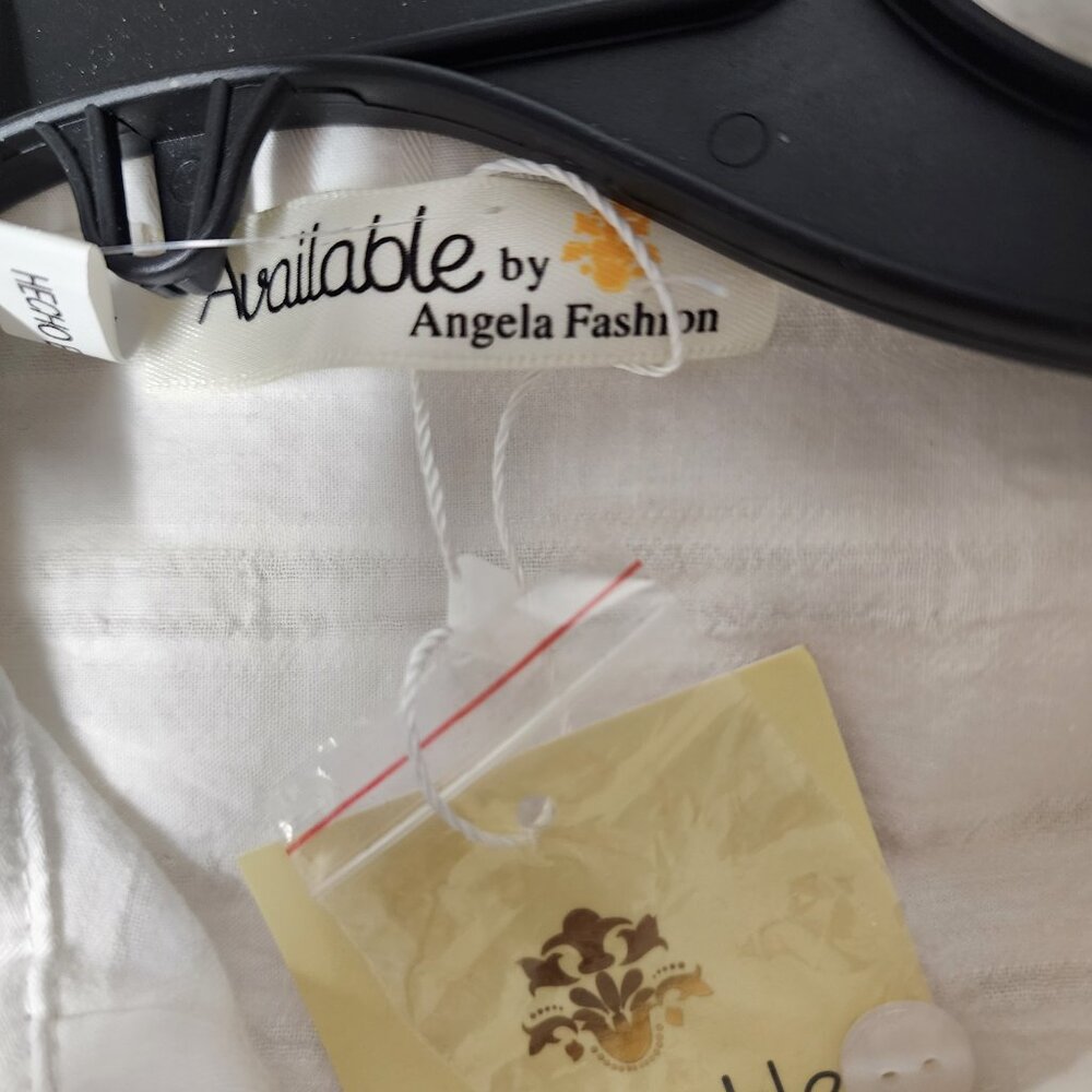 NEW Available by Angela Fashion White Sleeveless Top Lexie Hi Low Hem Small - Picture 6 of 8